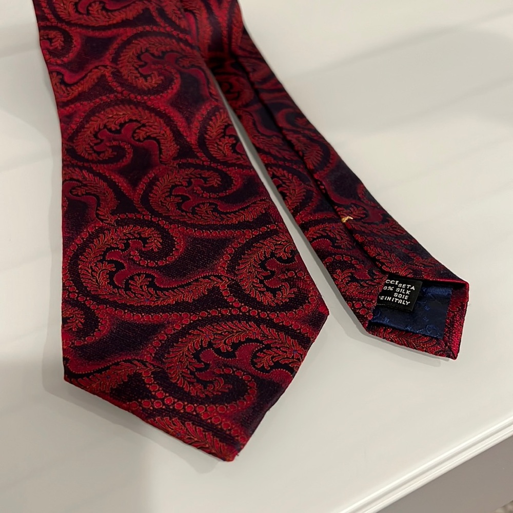 Lightly used Gucci tie